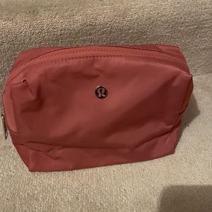 Lululemon make up pouch